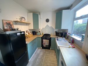 Kitchen- click for photo gallery